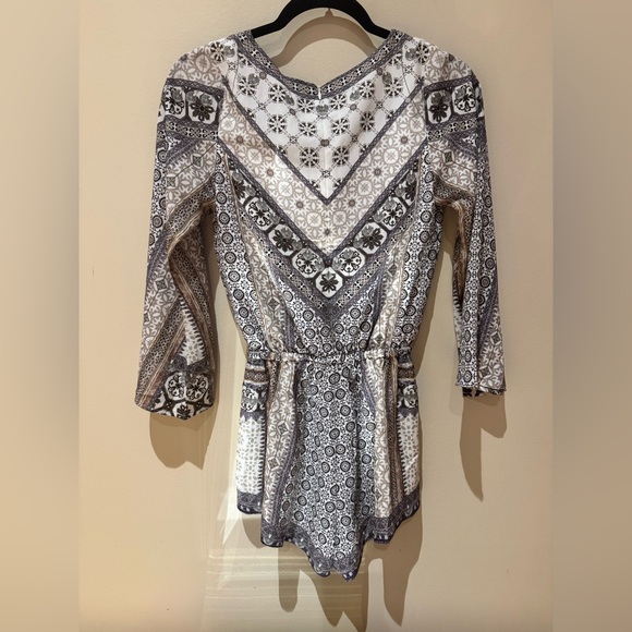 White Fox Boutique Adilah Romper - Picture 4 of 5